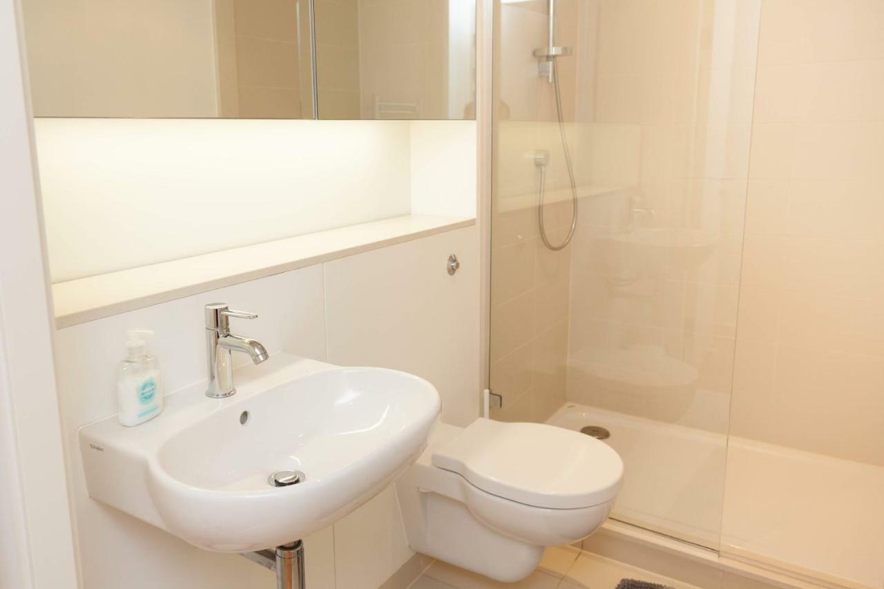 2 Bed Apartment At Quartermile Edimburgo Esterno foto