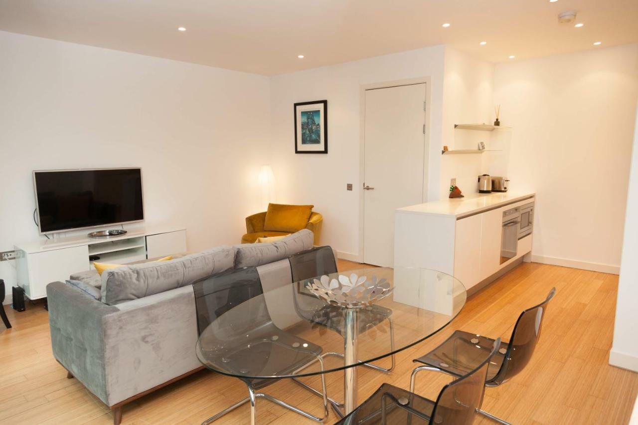 2 Bed Apartment At Quartermile Edimburgo Esterno foto
